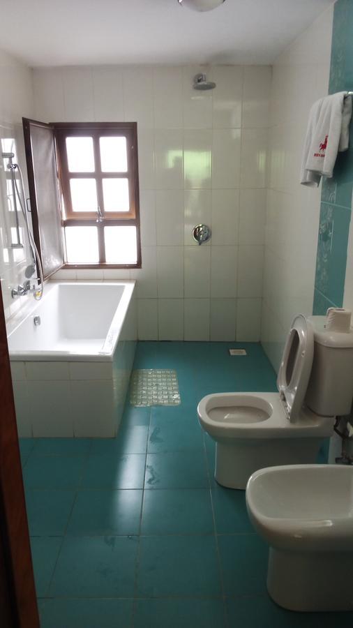 White Horse Inn Kabale Ngoại thất bức ảnh