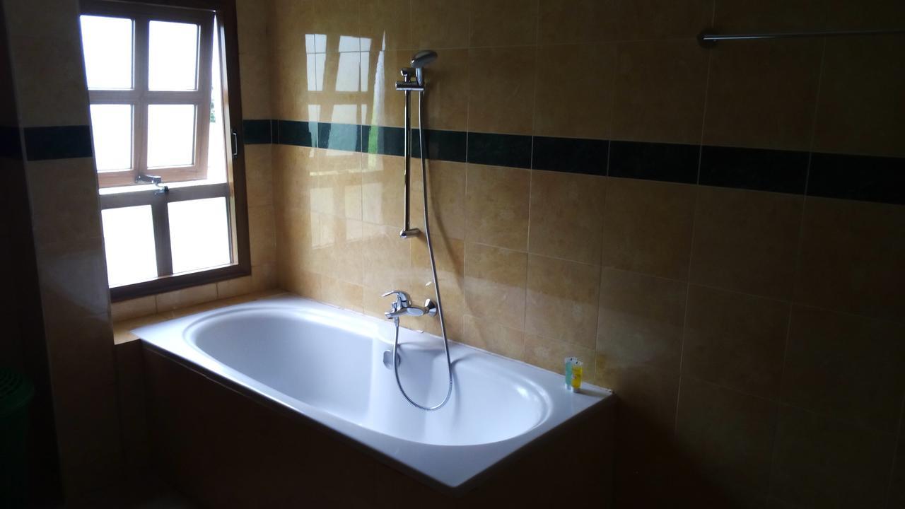 White Horse Inn Kabale Ngoại thất bức ảnh