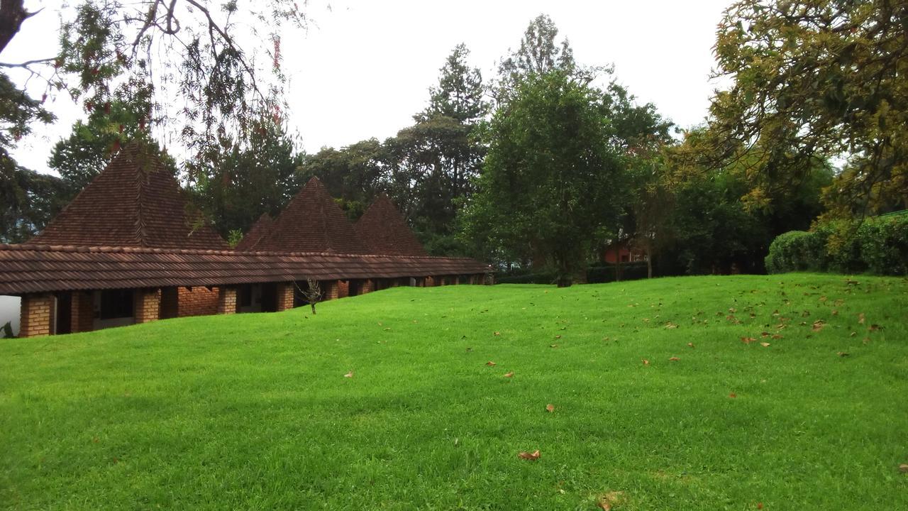 White Horse Inn Kabale Ngoại thất bức ảnh